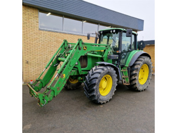 Traktor JOHN DEERE 6820