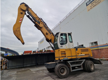 Bager za obradu otpada/ Industrije LIEBHERR A 924