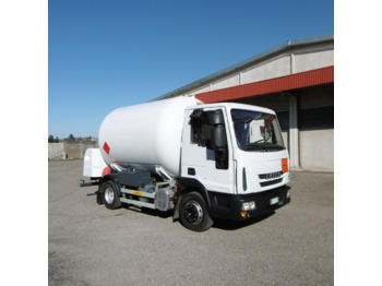 Kamion cisterna IVECO