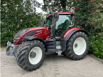 Traktor VALTRA T214