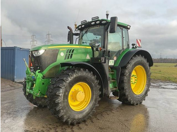 Traktor JOHN DEERE 6215R