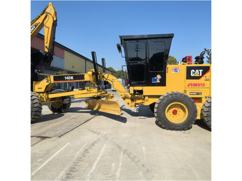 Grejder CATERPILLAR 140H