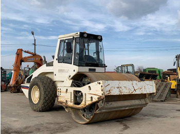 Kompaktor BOMAG BW213DH-4