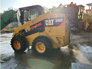 Mini utovarivač Caterpillar 246D: slika 4