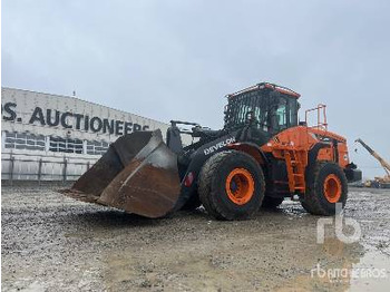 Utovarivač točkaš DOOSAN DL300