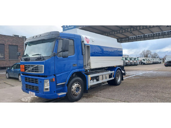 Kamion cisterna VOLVO FM