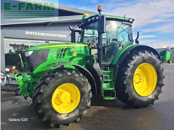 Traktor JOHN DEERE 6215R