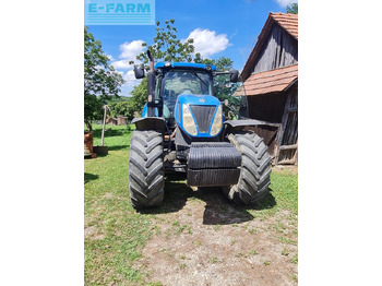 Traktor NEW HOLLAND T7050