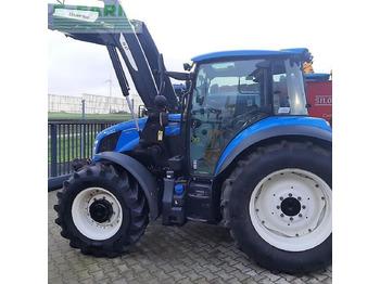 Traktor NEW HOLLAND T5