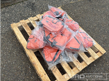 Građevinska oprema Unused Coval Pallet of Various Chainsaw Backpacks: slika 3