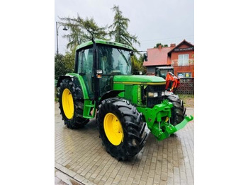 Traktor JOHN DEERE 6400