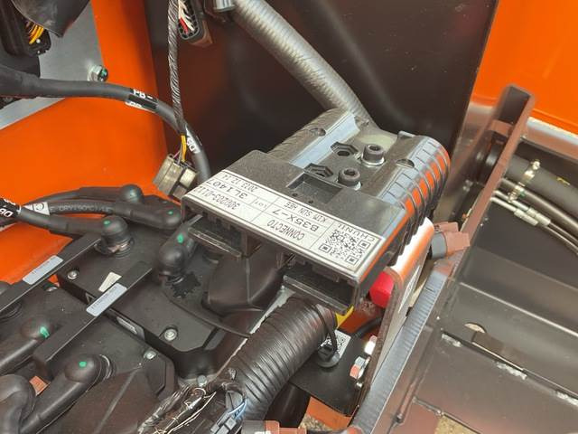 Lizing  Doosan B30X-7 PLUS Doosan B30X-7 PLUS: slika 24