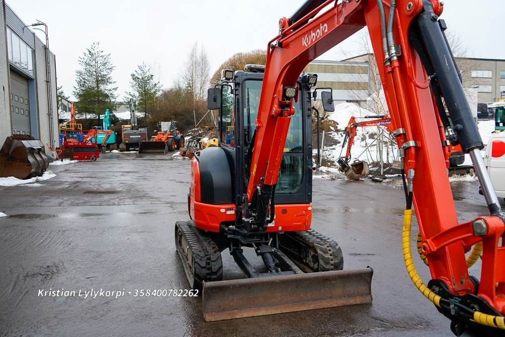 Mini bager Kubota U36-4 PYÖRITTÄJÄLLÄ: slika 9