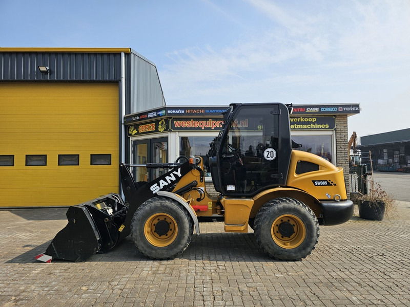 Utovarivač točkaš Sany SW085: slika 1