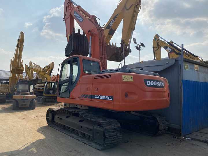 Lizing  Best Selling DOOSAN excavator machine construction used machinery equipment dx225 DX60 DX70 DH60  DH220 used excavators in stock Best Selling DOOSAN excavator machine construction used machinery equipment dx225 DX60 DX70 DH60  DH220 used excavators in stock: slika 6