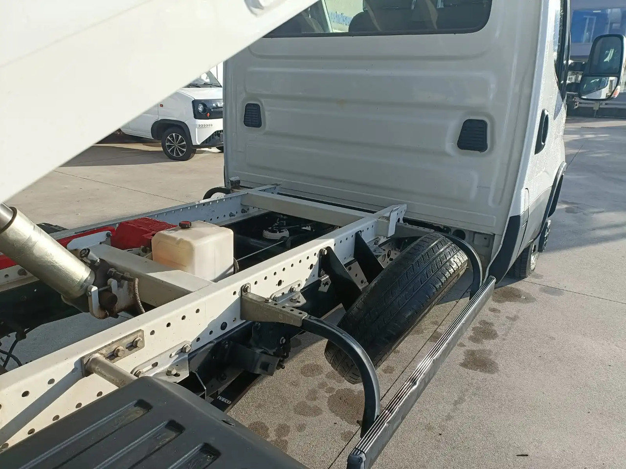 Dostavno vozilo kiper IVECO DAILY 35C14: slika 8