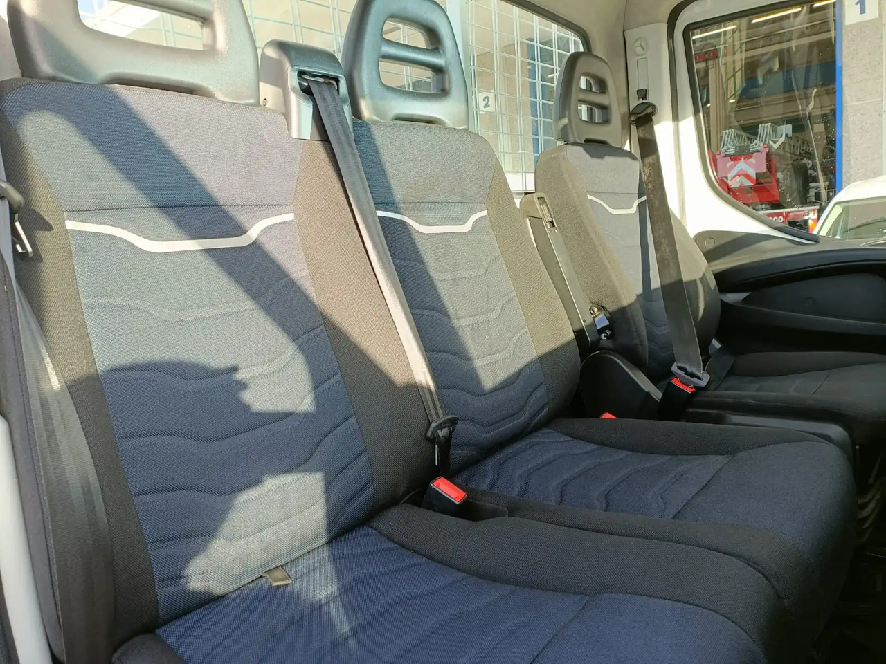 Dostavno vozilo kiper IVECO DAILY 35C14: slika 9