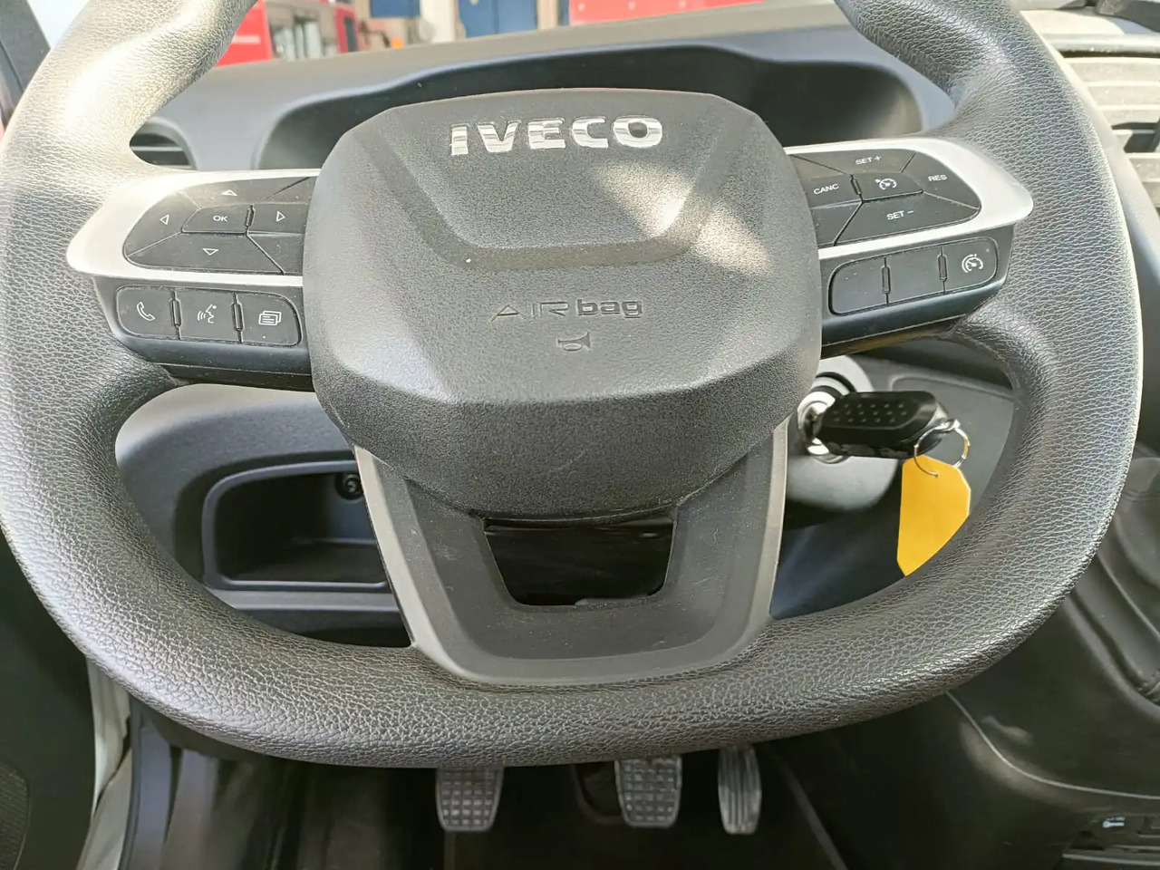 Dostavno vozilo kiper IVECO DAILY 35C14: slika 12