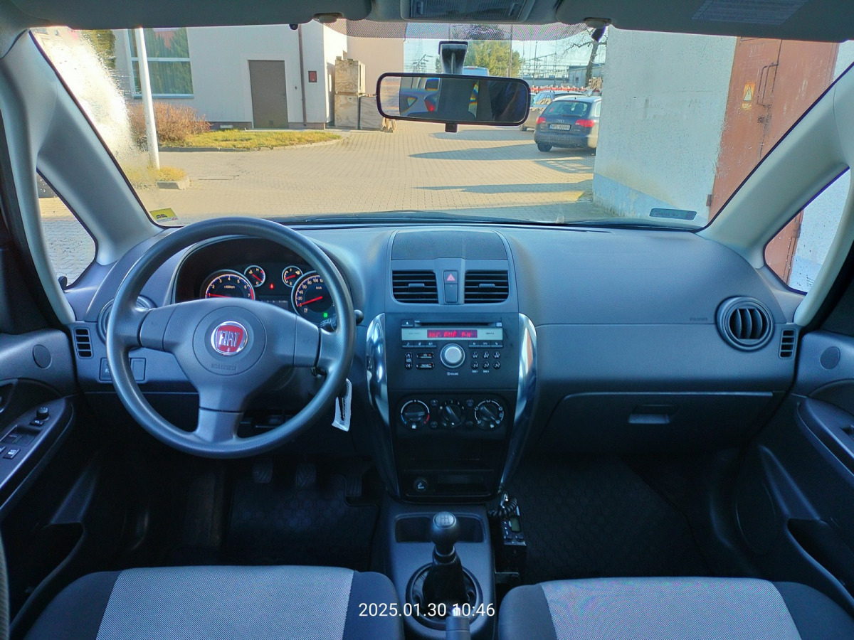 Automobil FIAT SEDICI SUV: slika 9