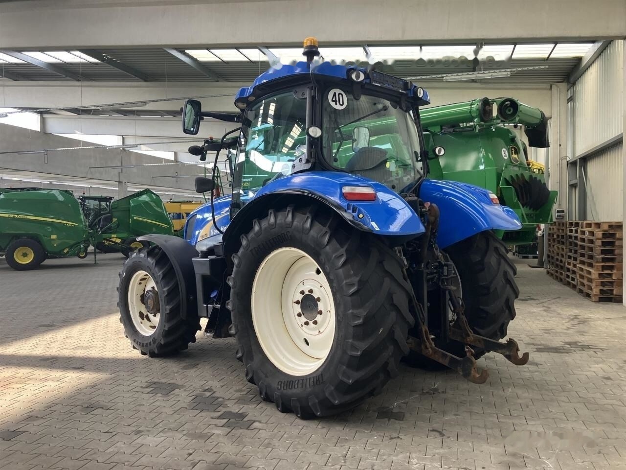 Novu Traktor New Holland T6070: slika 6