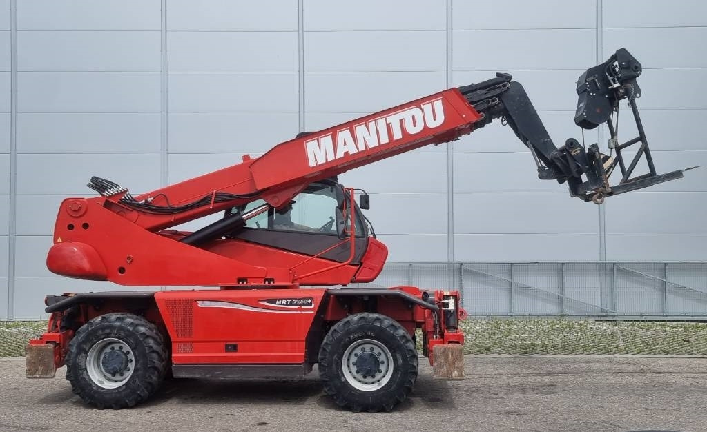 Teleskopski upravljač Manitou MRT 2150 Plus Privilege: slika 10