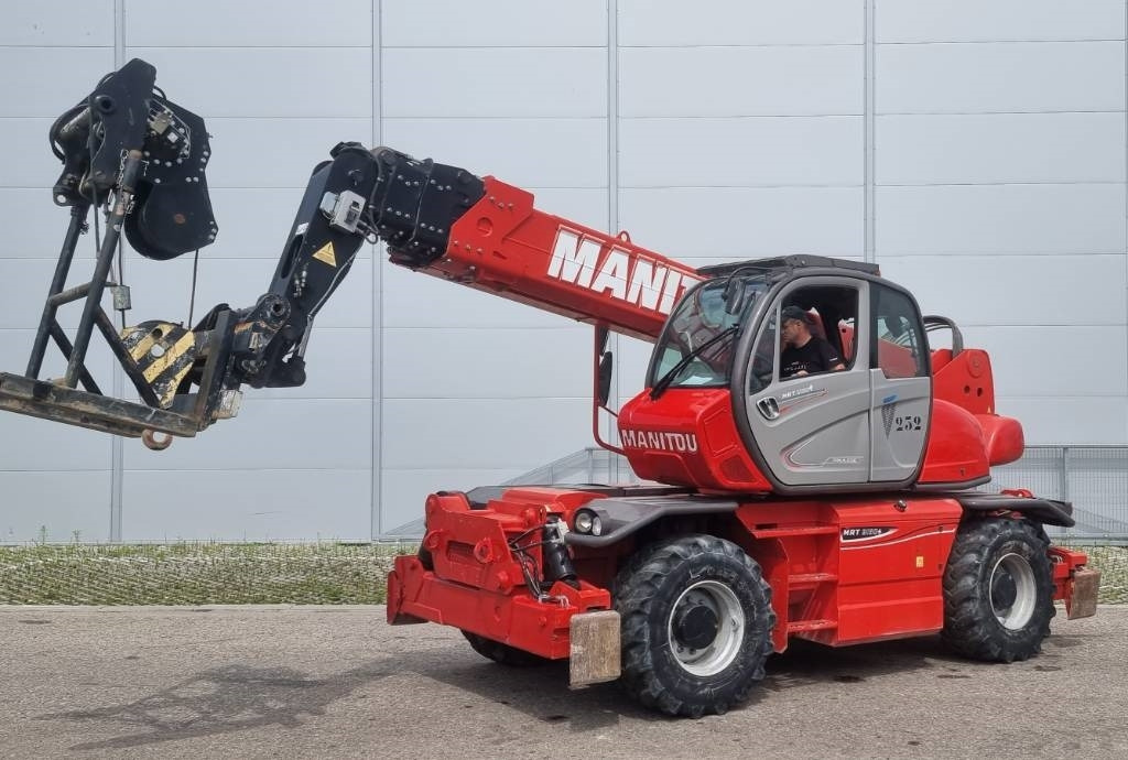 Teleskopski upravljač Manitou MRT 2150 Plus Privilege: slika 8