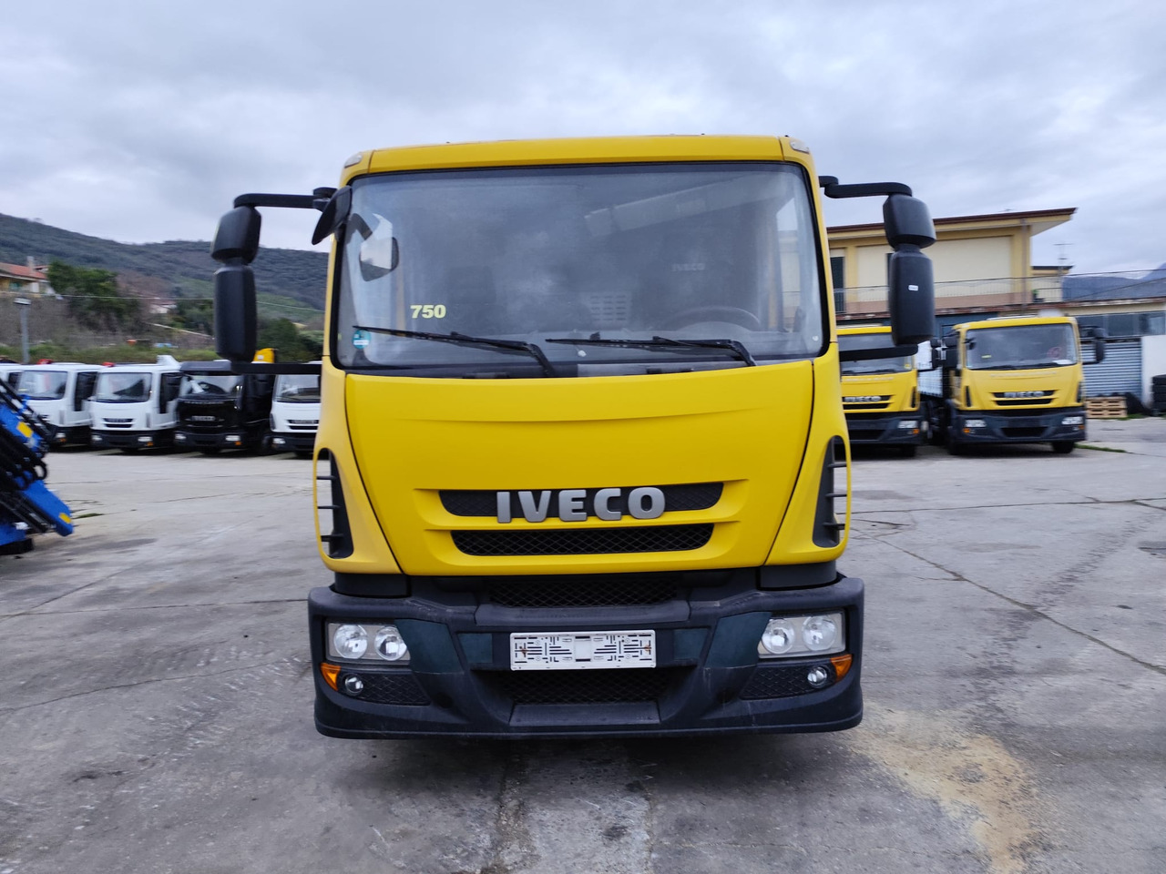 Kamion sa dizalicom IVECO EUROCARGO 120E28P: slika 48