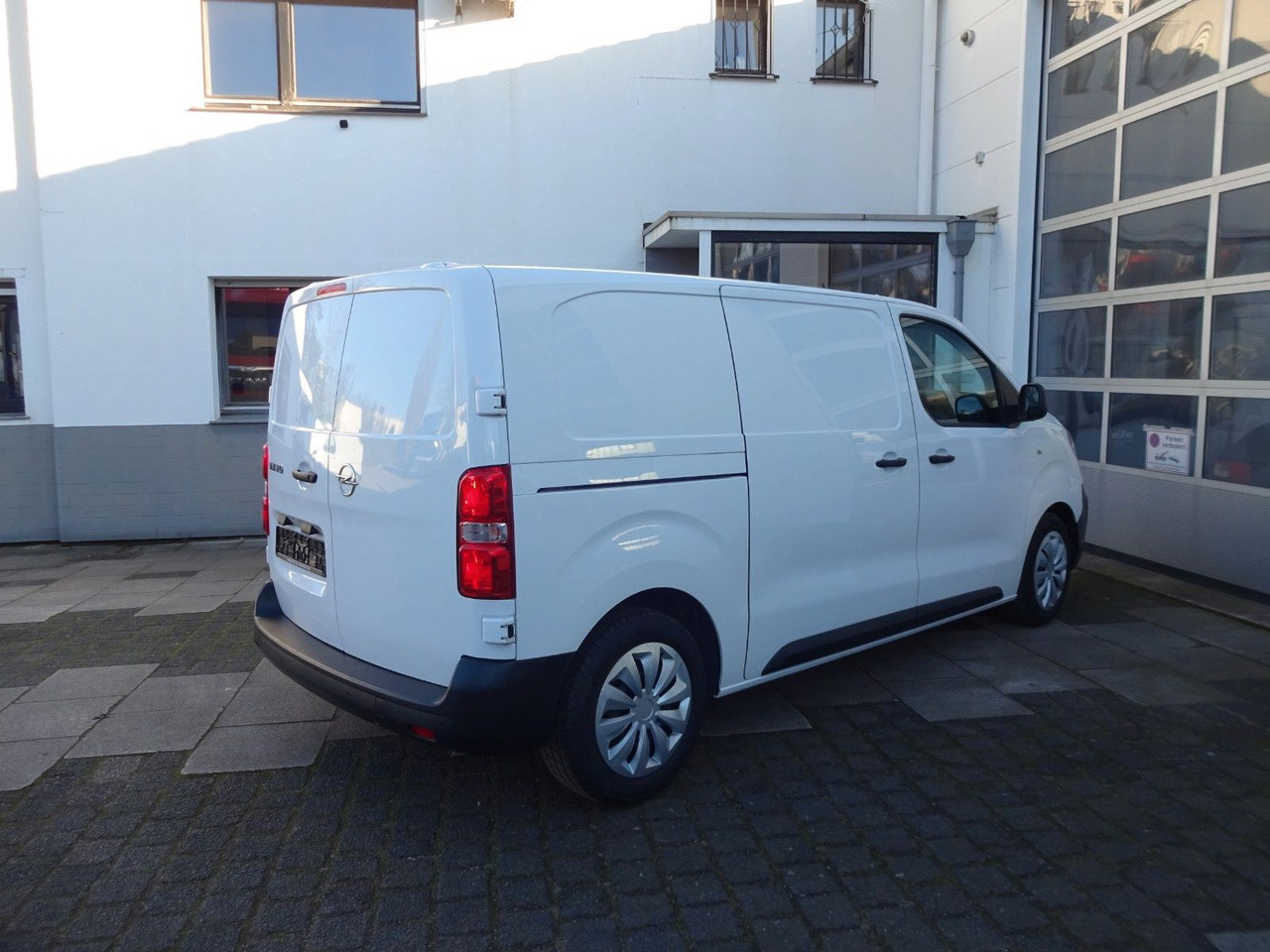 Novu Mali kombi Opel 50 x Vivaro Kasten L1H1, Klima, PDC,: slika 9