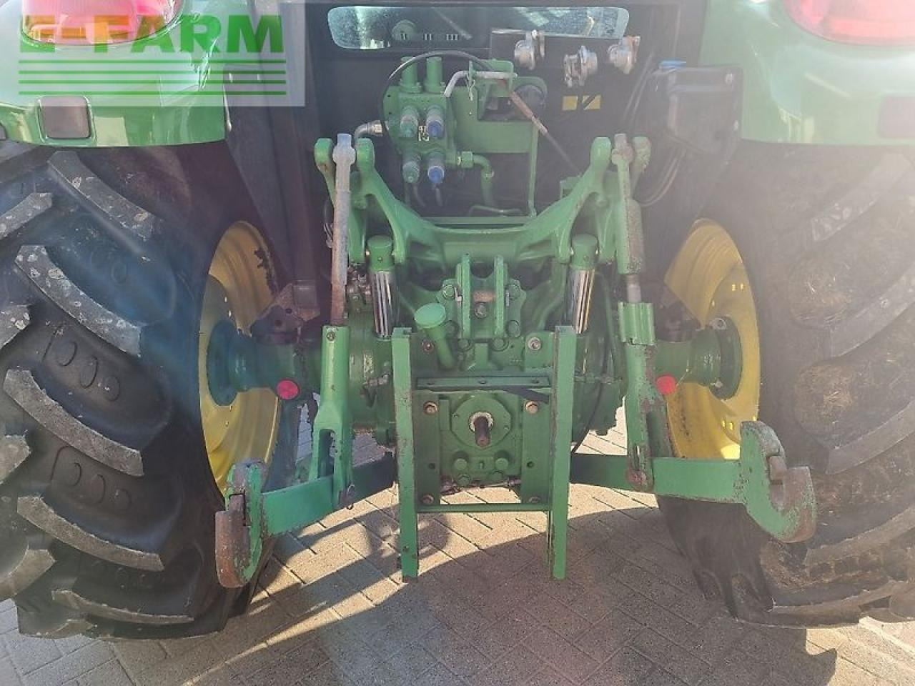 Traktor John Deere 5080m: slika 7