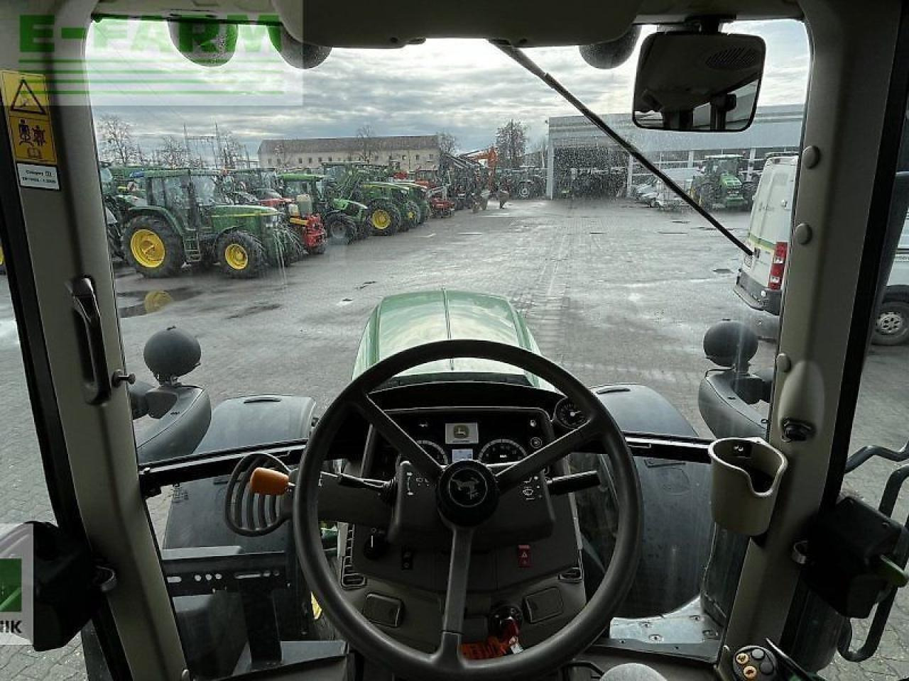 Traktor John Deere 6155m: slika 15