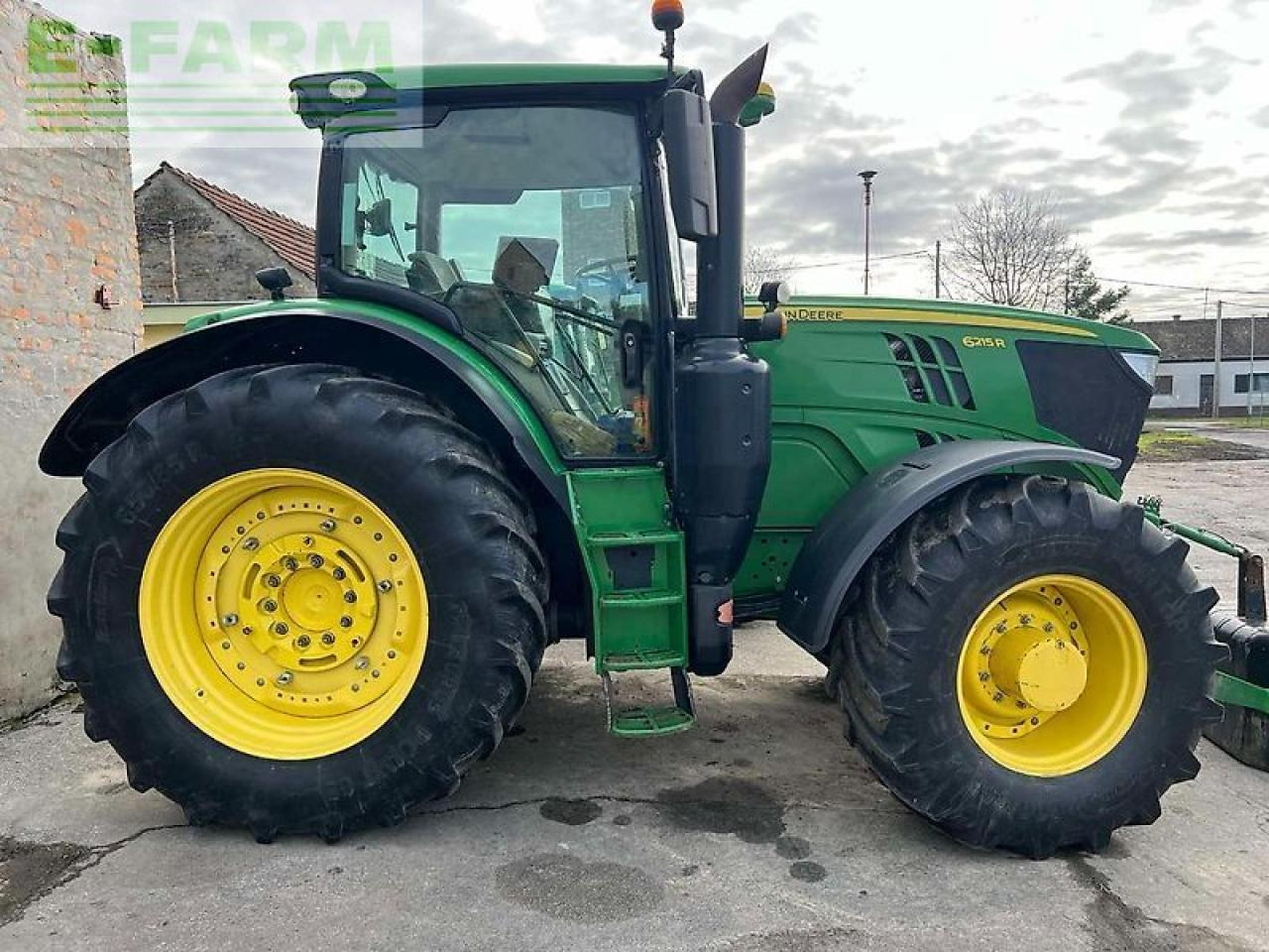 Traktor John Deere 6215 r: slika 7