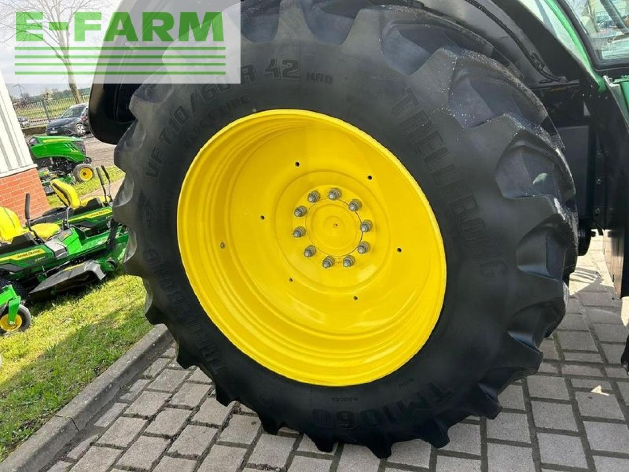 Traktor John Deere 6215r: slika 8