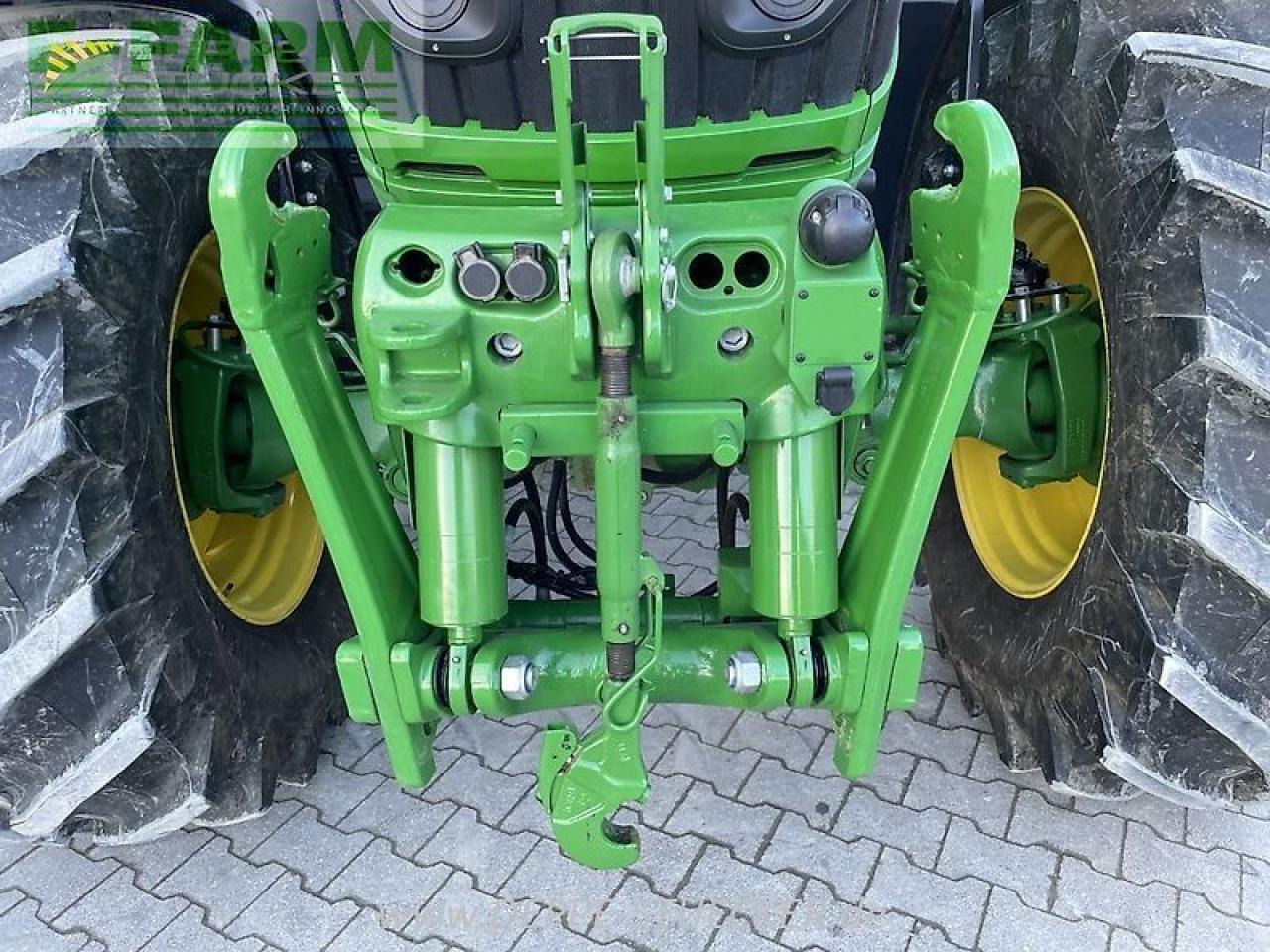 Traktor John Deere 6r 250: slika 16