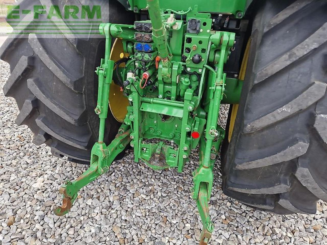 Traktor John Deere 7230r: slika 23