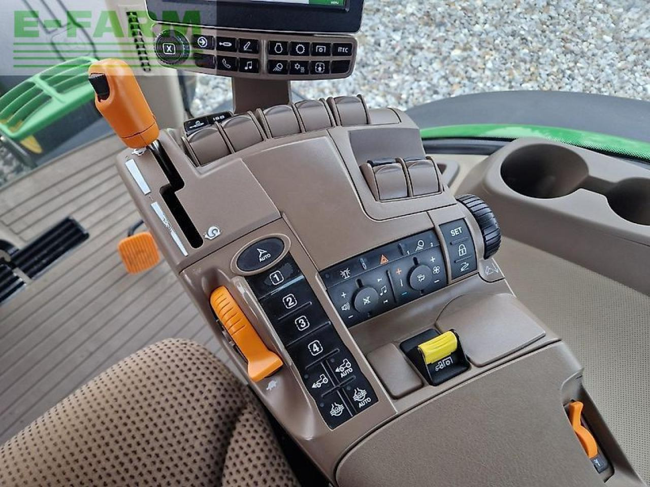 Traktor John Deere 7230r: slika 9