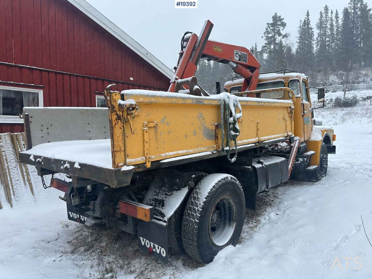 Kamion sa tovarnim sandukom, Kamion sa dizalicom Volvo N720: slika 50