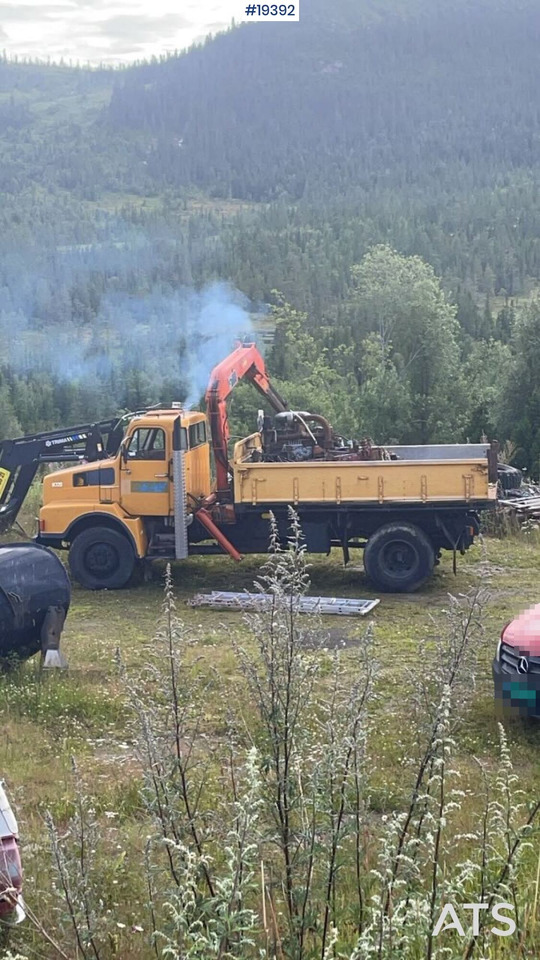 Kamion sa tovarnim sandukom, Kamion sa dizalicom Volvo N720: slika 22