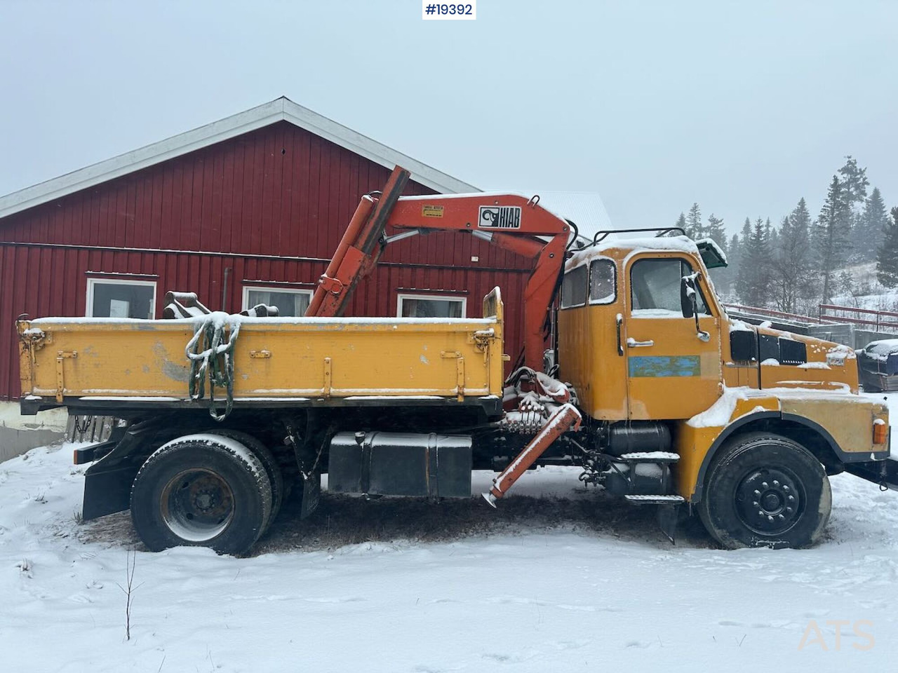 Kamion sa tovarnim sandukom, Kamion sa dizalicom Volvo N720: slika 49