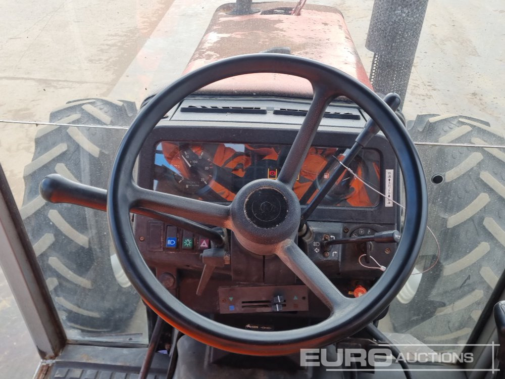 Traktor Massey Ferguson MF362: slika 33