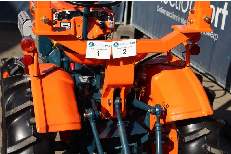 Traktor Kubota B5000: slika 17