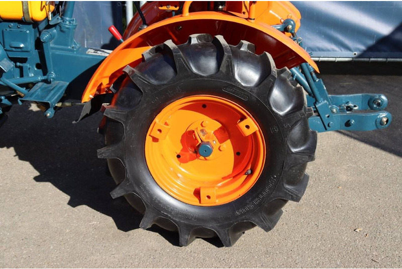 Traktor Kubota B5000: slika 16